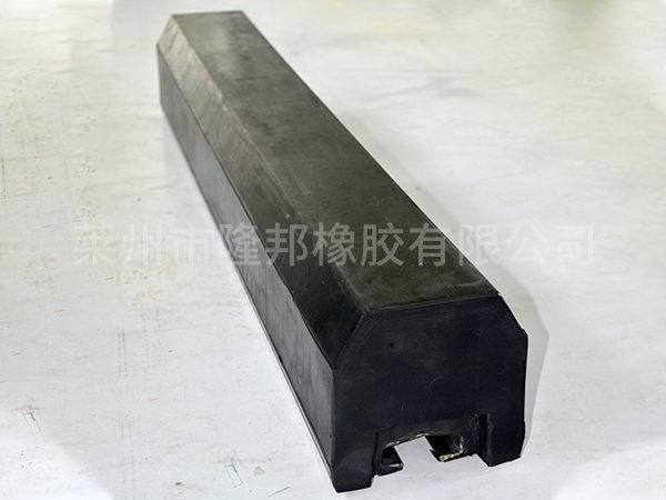 球磨機(jī)橡膠襯板運(yùn)輸時(shí)需要注意什么？